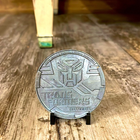 Bumblebee transformers, car and coin - Picture 3 of 14